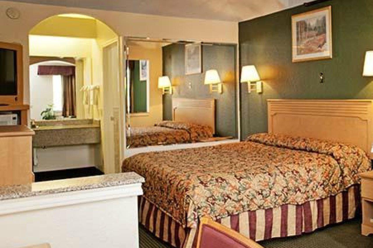 Crystal Inn 249 North Louetta Eksteriør billede